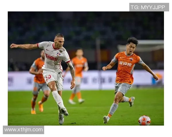 深圳足球队逆袭之路揭秘：从低谷到巅峰的奋斗与荣耀